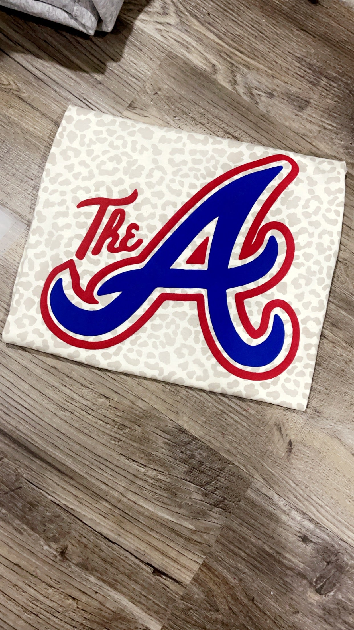 Leopard Atlanta Braves puff vinyl